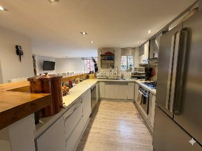 Apartamento de 2 alcobas en venta en Chapinero Alto, Bogotá, 158 m² · foto 7 de 13