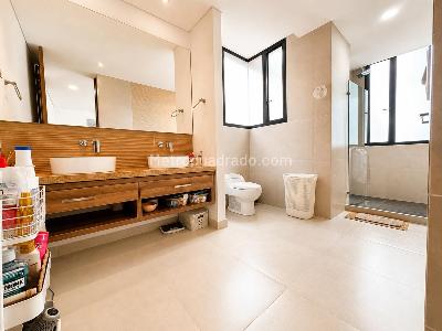 Apartamento de 2 alcobas en venta en Chico Reservado, Bogotá, 153 m² · foto 5 de 16