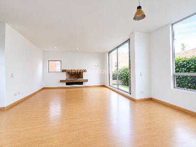 Casa de 3 alcobas en venta en Cerros De Suba, Bogotá, 190 m² · foto 4 de 20
