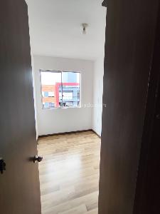 Apartamento de 3 alcobas en arriendo en Toledo Castilla Reservado, Bogotá, 62 m² · foto 3 de 14