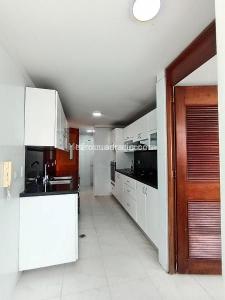 Apartamento de 3 alcobas en venta en Chico Reservado, Bogotá, 133 m² · foto 11 de 14