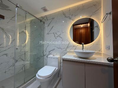 Apartamento de 3 alcobas en venta en Chico Reservado, Bogotá, 133 m² · foto 7 de 14