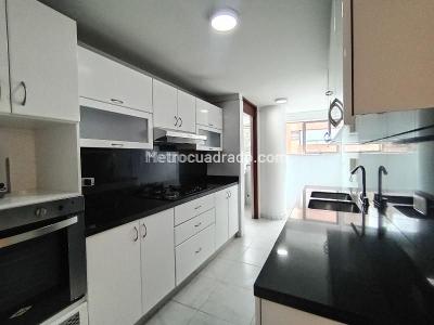 Apartamento de 3 alcobas en venta en Chico Reservado, Bogotá, 133 m² · foto 5 de 14