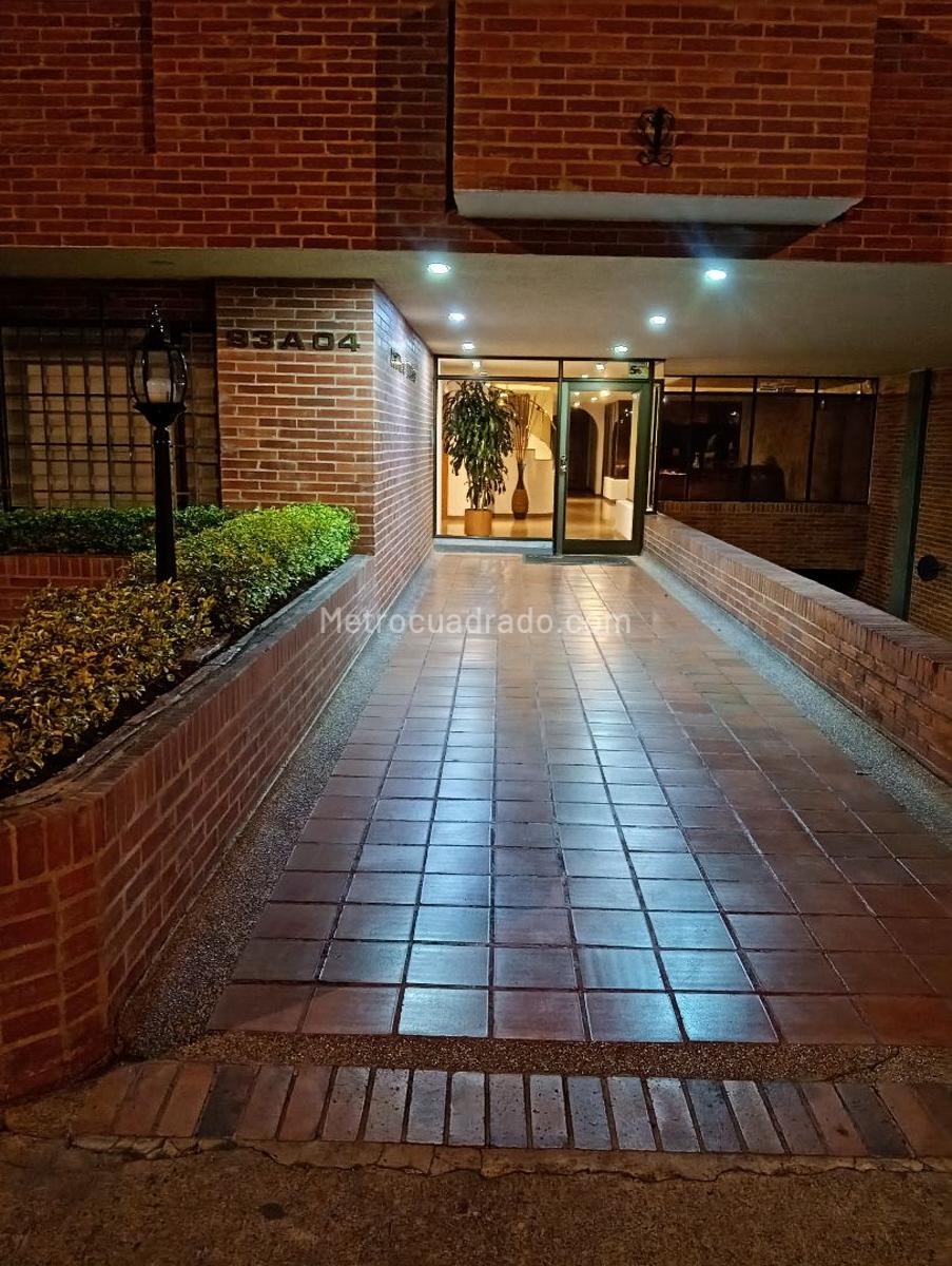 Apartamento de 1 habitación en venta en Chico Norte Zona Urbana, Bogotá — imagen 1 de 20