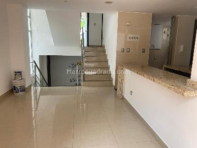 Casa de 5 alcobas en venta en Mirolindo, Ibagué, 180 m² · foto 3 de 20