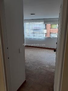 Apartaestudio en arriendo en Chapinero Alto Emaus, Bogotá, 25 m² · foto 13 de 14
