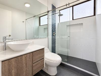 Casa de 3 alcobas en arriendo en El Poblado El Tesoro, Medellín, 302 m² · foto 15 de 20