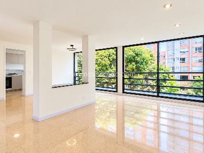 Casa de 3 alcobas en arriendo en El Poblado El Tesoro, Medellín, 302 m² · foto 2 de 20