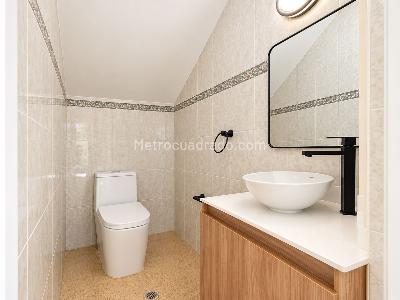 Casa de 3 alcobas en arriendo en El Poblado El Tesoro, Medellín, 302 m² · foto 18 de 20