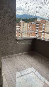 Apartamento de 3 alcobas en venta en Laureles La Castellana, Medellín, 88 m² · foto 4 de 12