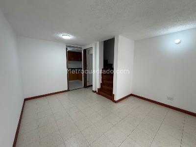 Casa en venta en Casa 3 Niveles En Cantalejo, Bogotá · foto 10 de 19