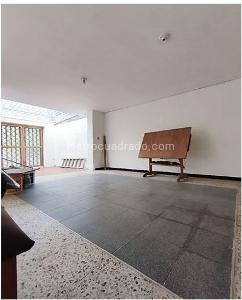 Casa de 5 alcobas en venta en Marsella Antigua, Bogotá, 212 m² · foto 3 de 16