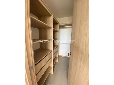 Apartamento de 3 alcobas en venta en El Porvenir, Rionegro, 80 m² · foto 4 de 10