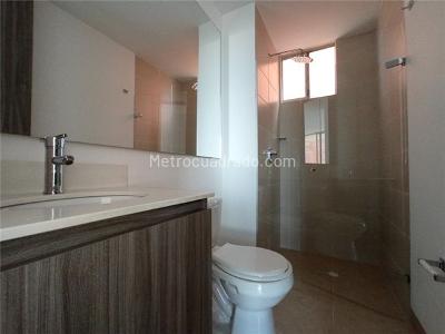 Apartamento de 3 alcobas en venta en Monsenor Alfonso Uribe Jaramillo, Rionegro, 80 m² · foto 4 de 10