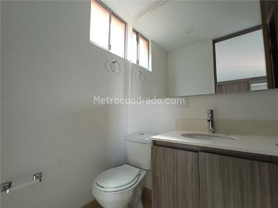 Apartamento de 3 alcobas en venta en Monsenor Alfonso Uribe Jaramillo, Rionegro, 80 m² · foto 5 de 10