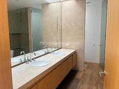 Casa de 4 alcobas en venta en Santa Barbara Alta, Bogotá, 362 m² · foto 17 de 20