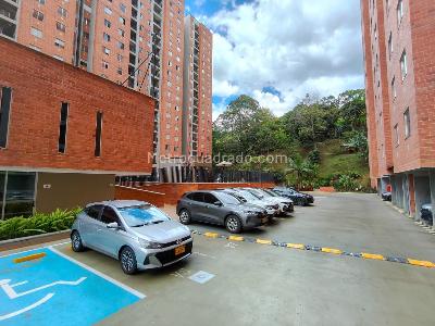 Apartamento de 3 alcobas en venta en Las Lomitas, Sabaneta, 54 m² · foto 15 de 20