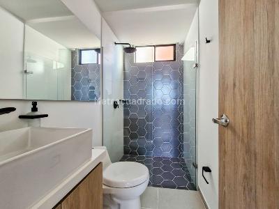 Apartamento de 3 alcobas en venta en Loma De Las Brujas, Envigado, 86 m² · foto 5 de 10