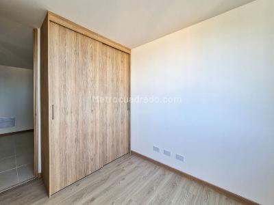 Apartamento de 3 alcobas en venta en Loma De Las Brujas, Envigado, 86 m² · foto 8 de 10