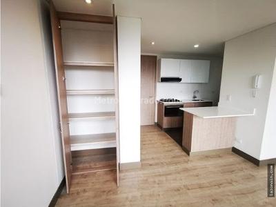 Apartamento de 1 alcoba en venta en La Esperanza Modelia, Bogotá, 40 m² · foto 5 de 20