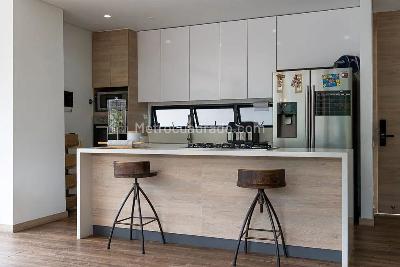 Apartamento de 3 alcobas en venta en Loma Del Chocho, Envigado, 150 m² · foto 2 de 11