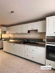 Casa de 5 alcobas en venta en Pontevedra, Bogotá, 188 m² · foto 7 de 16