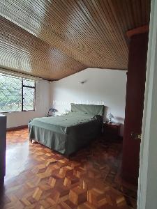 Casa de 5 alcobas en venta en Normandia, Bogotá, 200 m² · foto 11 de 20