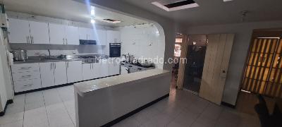 Casa de 5 alcobas en venta en Fundadores, Armenia, 353 m² · foto 10 de 19