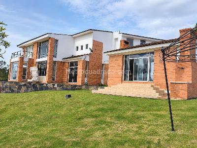 Casa de 5 alcobas en venta en Cerros De Yerbabuena, Chía · foto 3 de 17