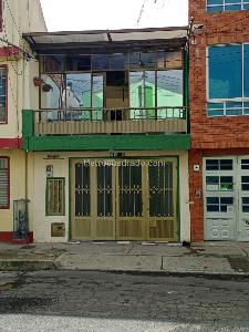 Casa de 5 alcobas en venta en Villa Alsacia, Bogotá, 250 m² · foto 2 de 20