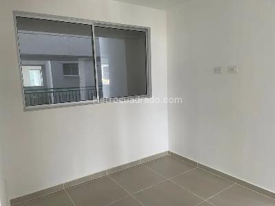 Apartamento de 3 alcobas en venta en Jardines Campestre, Floridablanca, 90 m² · foto 4 de 10