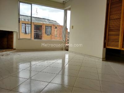 Apartamento de 2 alcobas en venta en Chapinero Marly, Bogotá, 64 m² · foto 3 de 19