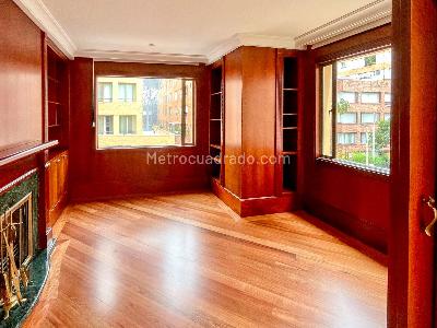 Apartamento de 3 alcobas en venta en Museo Del Chico, Bogotá, 220 m² · foto 8 de 20