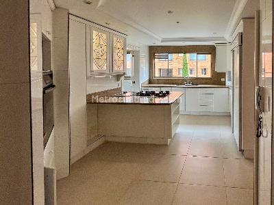 Apartamento de 3 alcobas en venta en Museo Del Chico, Bogotá, 220 m² · foto 3 de 20