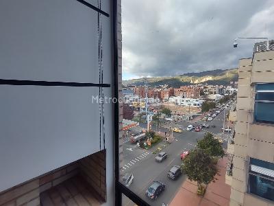 Apartamento en venta en Santa Barbara Occidental, Bogotá · foto 9 de 16
