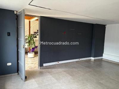 Casa de 5 alcobas en venta en Polo Club, Bogotá, 300 m² · foto 2 de 19