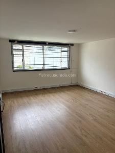Casa de 5 alcobas en venta en Polo Club, Bogotá, 300 m² · foto 5 de 19