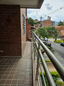 Apartamento de 3 alcobas en venta en Laureles Campestre, Medellín, 96 m² · foto 3 de 13