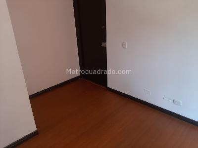 Apartamento de 3 alcobas en venta en Prado Vegas, Soacha, 56 m² · foto 5 de 13