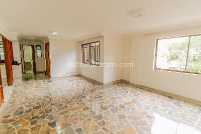 Apartamento de 5 alcobas en venta en Laureles, Medellín, 225 m² · foto 3 de 18