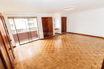 Apartamento de 5 alcobas en venta en Laureles, Medellín, 225 m² · foto 8 de 18
