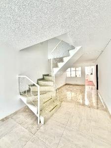 Casa de 5 alcobas en venta en Jazmin, Bogotá, 240 m² · foto 3 de 20