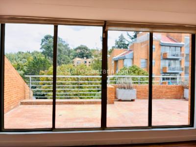 Apartamento de 4 alcobas en venta en Balcones De Lindaraja, Bogotá, 240 m² · foto 6 de 9