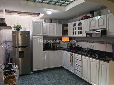 Casa en venta en Torremolinos, Bogotá · foto 2 de 9