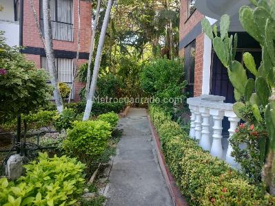 Apartamento de 3 alcobas en venta en Conjunto Condominio Parques De Andalucia, Girardot, 73 m² · foto 10 de 20
