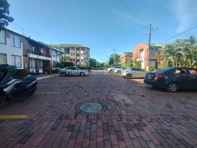 Apartamento de 3 alcobas en venta en Conjunto Condominio Parques De Andalucia, Girardot, 73 m² · foto 18 de 20