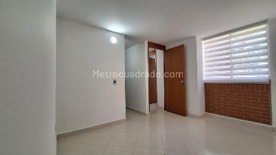 Apartamento de 3 alcobas en venta en Valadares, Bello, 62 m² · foto 2 de 19
