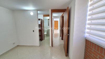 Apartamento de 3 alcobas en venta en Valadares, Bello, 62 m² · foto 4 de 19