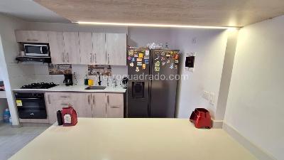 Apartamento de 3 alcobas en venta en Calasanz, Medellín, 70 m² · foto 3 de 20