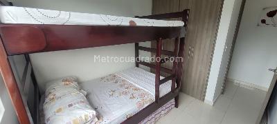 Apartamento de 3 alcobas en venta en Altos De Berlin, Ibagué, 74 m² · foto 3 de 19